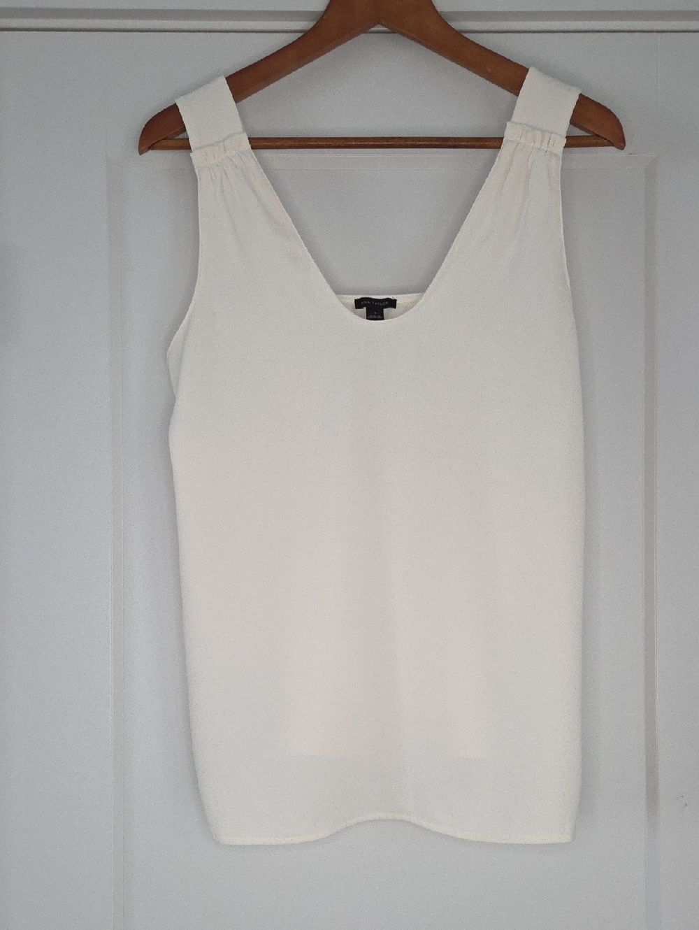 Ann Taylor Cream Sleeveless V-Neck Blouse | Flowy Draped Tank Top | Size S